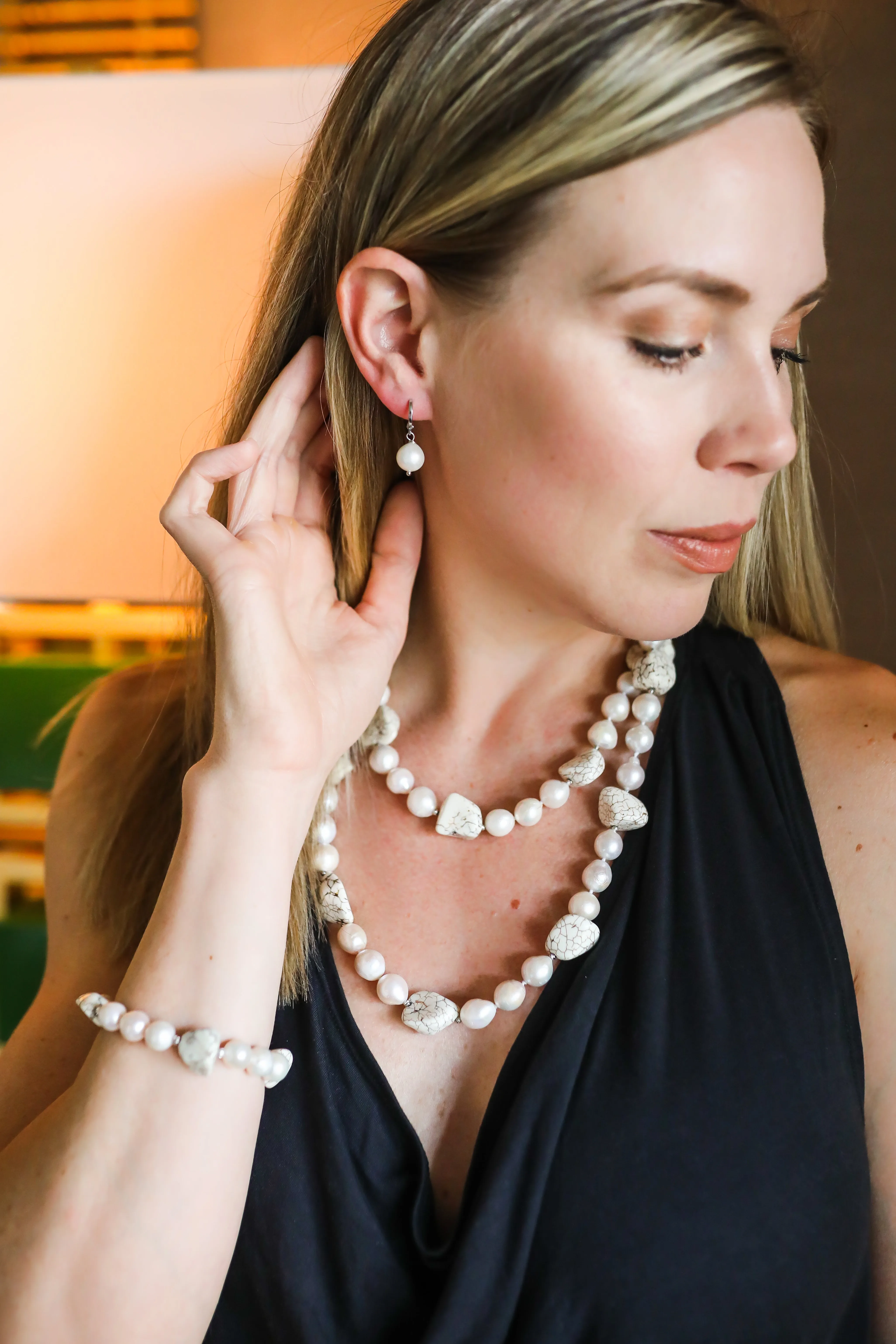 122-01 | WHITE MAGNETITE & EDISON PEARL NECKLACE