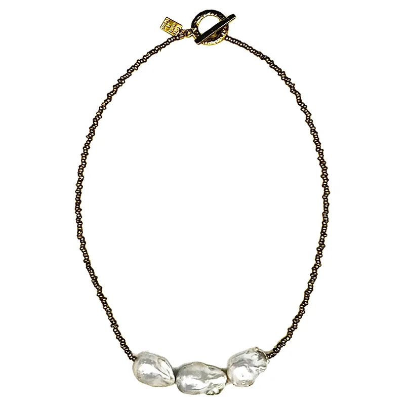 505-01-B | 3 WILD PEARLS ON VINTAGE BRASS