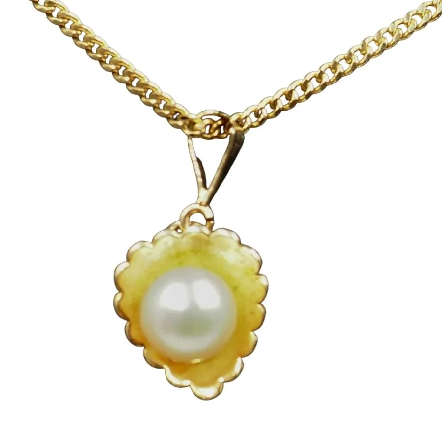 9ct Yellow Gold Leaf & Pearl Pendant