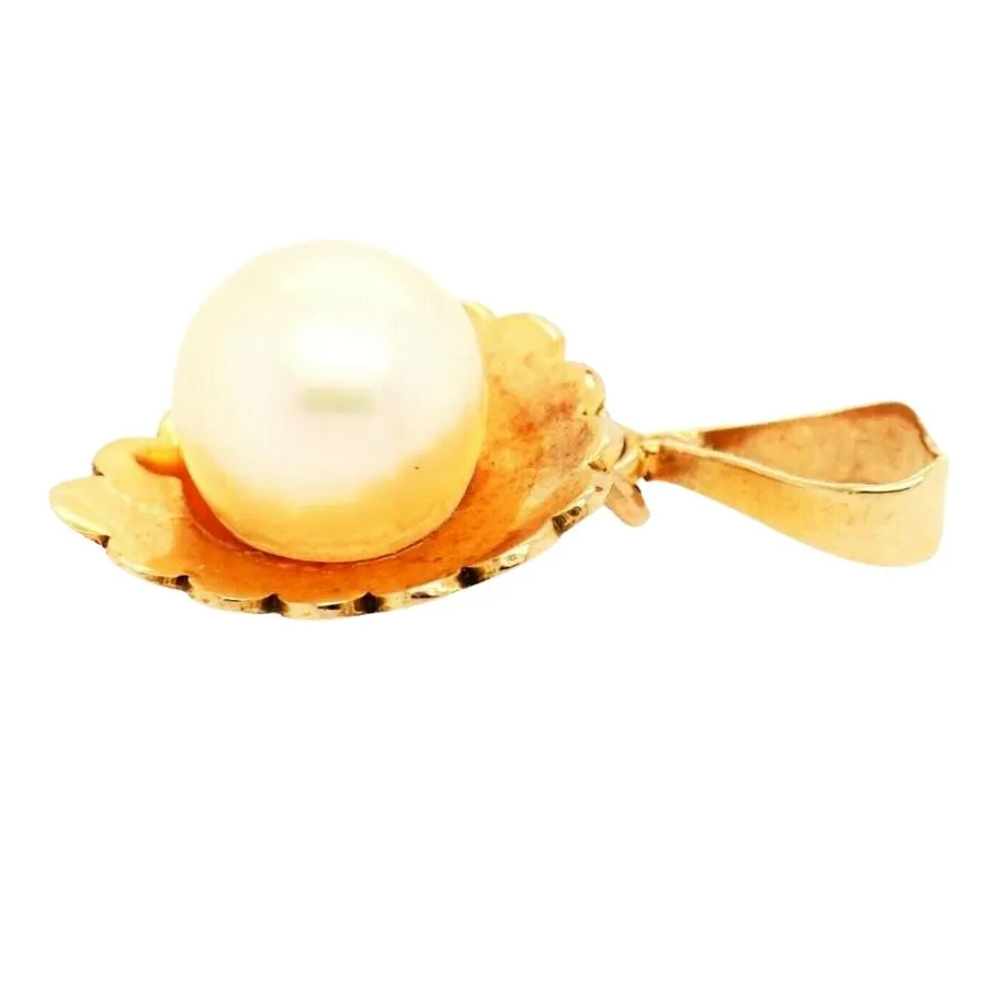 9ct Yellow Gold Leaf & Pearl Pendant