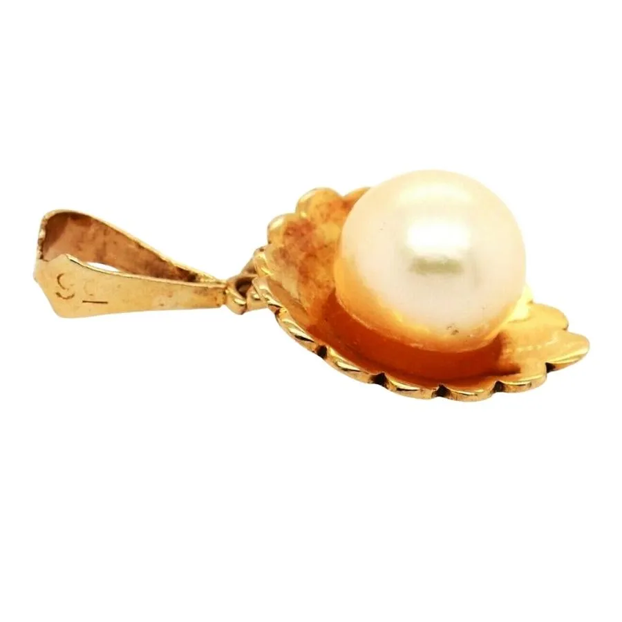 9ct Yellow Gold Leaf & Pearl Pendant