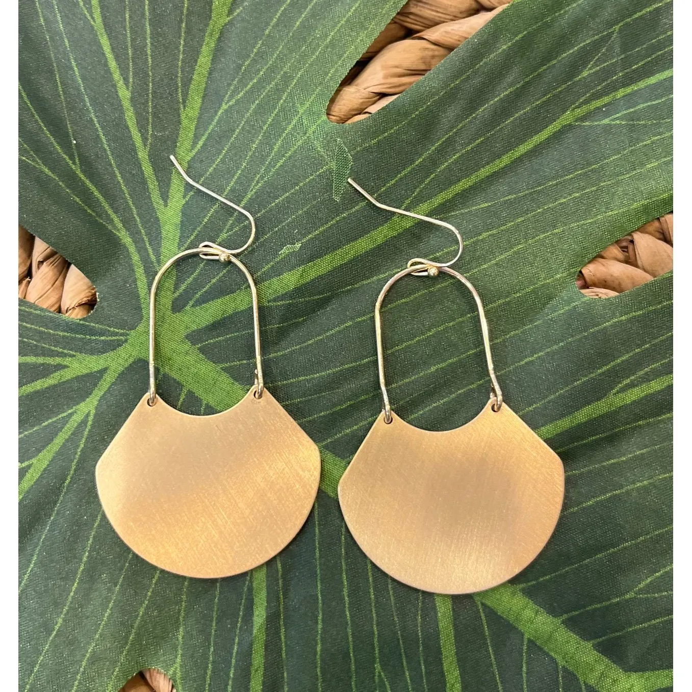 Classic Matte Curving Earrings