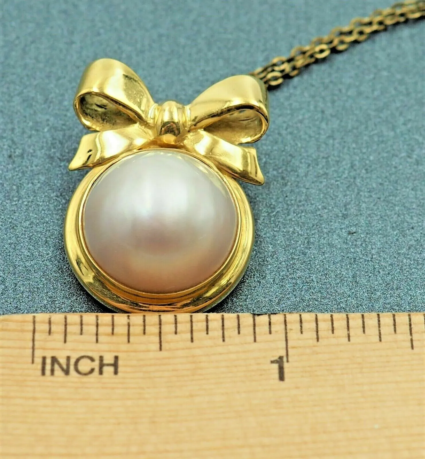 Mabe Pearl & 18ct Yellow Gold Bow Pendant Fine Elegant Jewellery