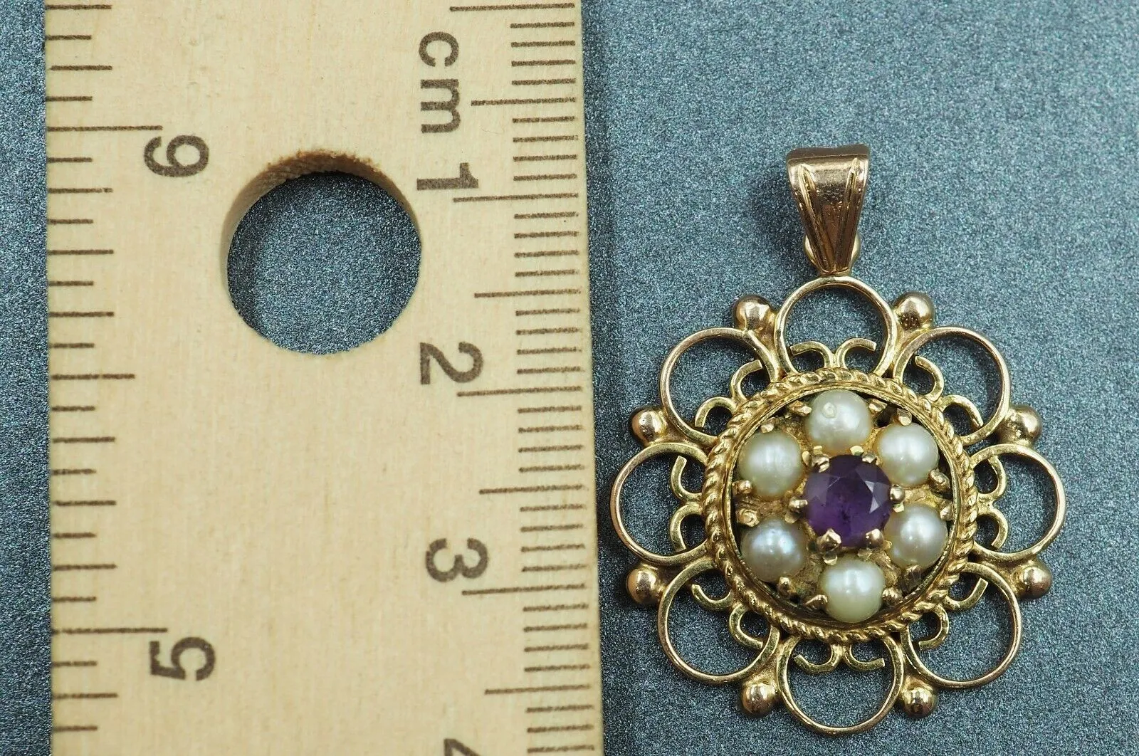 Pearl & Amethyst 9ct Yellow Gold Pendant