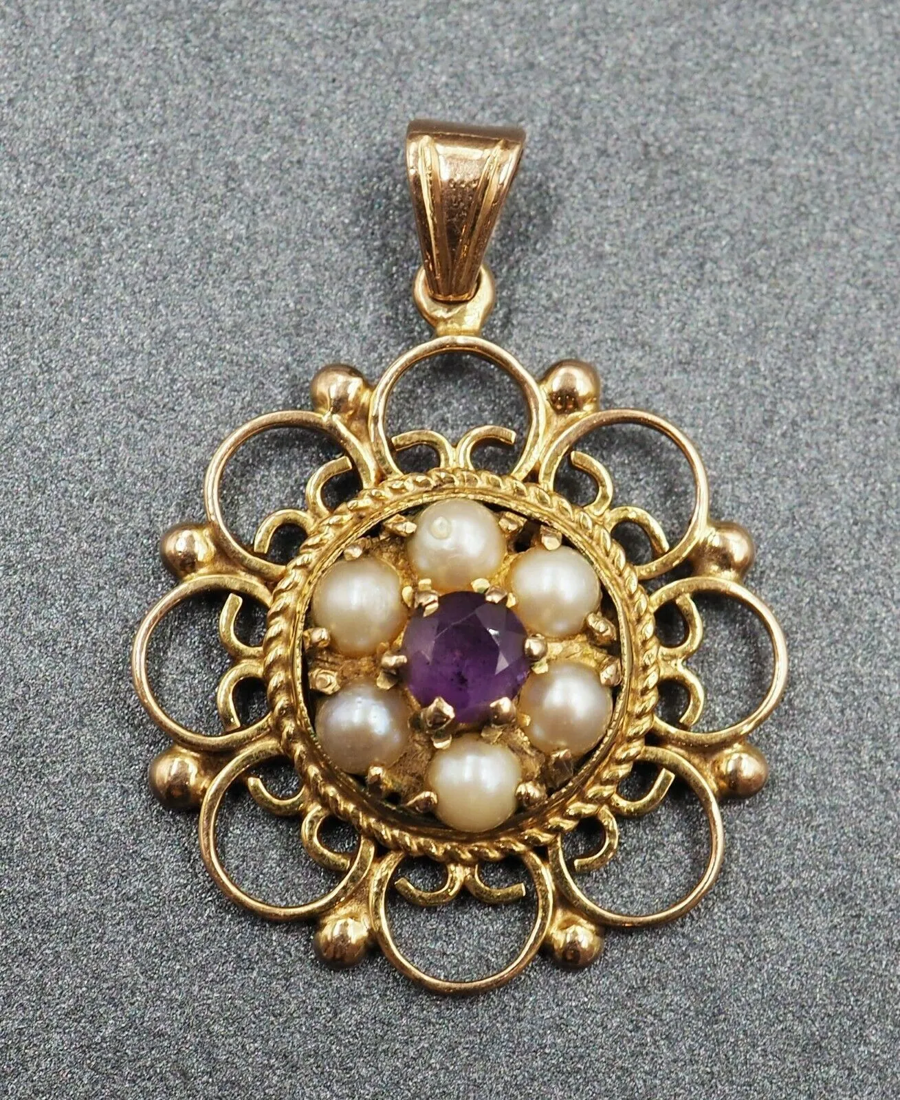 Pearl & Amethyst 9ct Yellow Gold Pendant