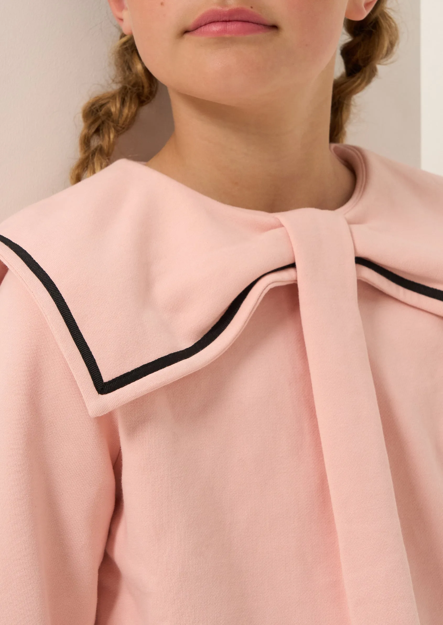 Ruthie Pink Collar Sweatshirt